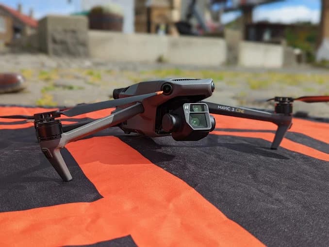 skykam-drone-pilot-picture-3