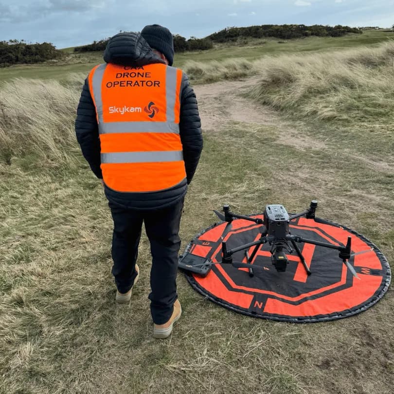 Drone equipped with water quality sensors